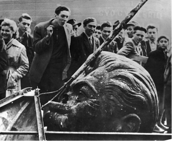 Hungarian Uprising, 1956, Budapest, Stalin statue toppled